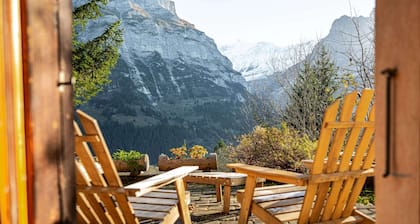 Breathtaking Eiger views, 300 year old chalet