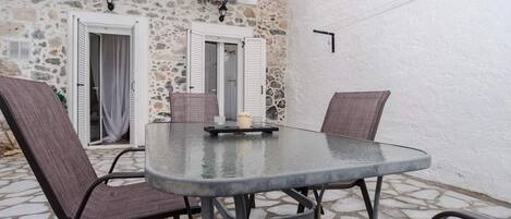 City stone houses kalymnos 2 | Terrace/patio