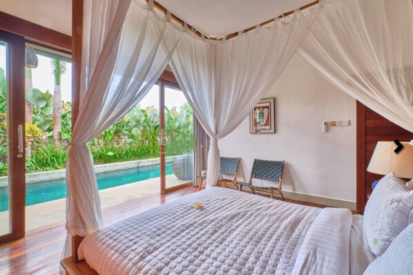 3 bedrooms, iron/ironing board, WiFi, bed sheets - Padi Ballet Villa (Gianyar)
