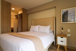 2 bedrooms, WiFi, bed sheets, wheelchair access