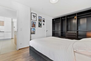 1 bedroom, iron/ironing board, WiFi, bed sheets - Modern 1-BR Apartment with Balcony in Cessange (Luxembourg)