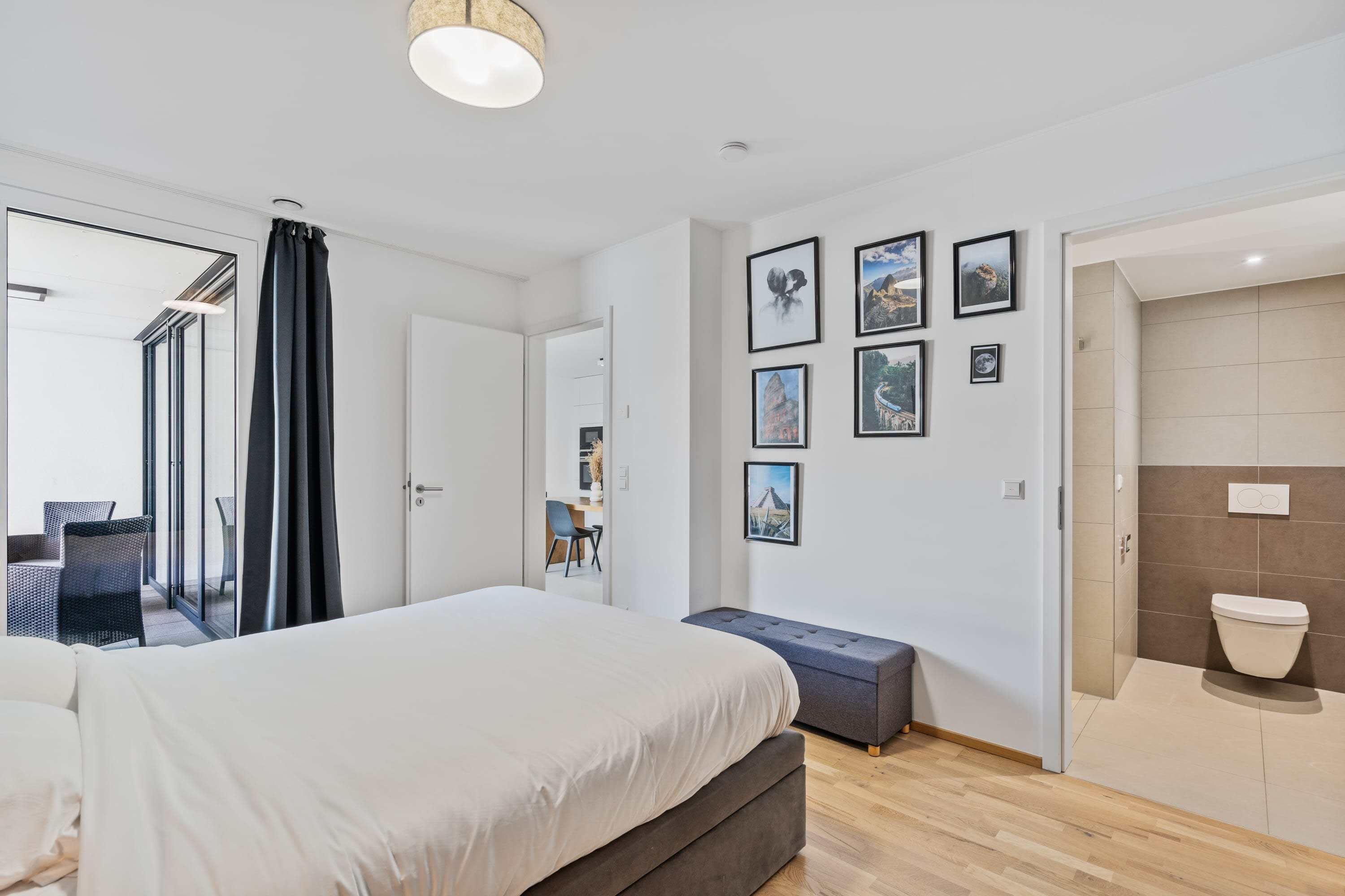 1 habitación, tabla de planchar con plancha, wifi y ropa de cama 