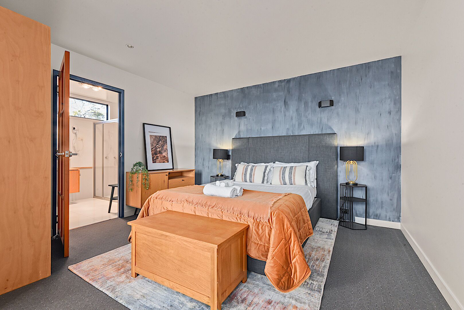 2 chambres, fer et planche à repasser, Wi-Fi gratuit, draps fournis