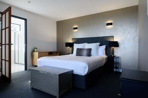2 chambres, fer et planche à repasser, accès au Wi-Fi (inclus)