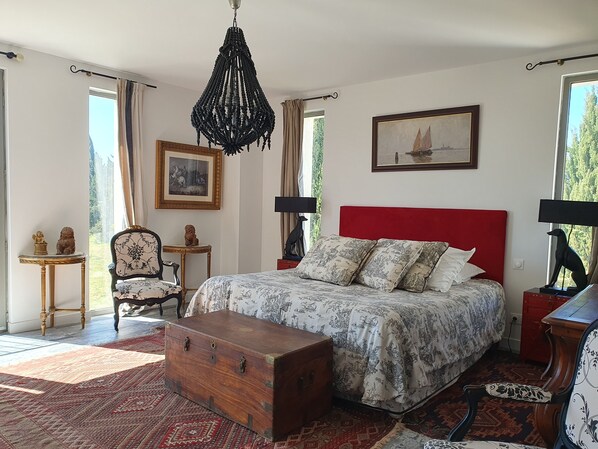Deluxe Suite, Balcony, Park View | 1 bedroom, desk, laptop workspace, soundproofing - Villa Blanche (Arles)
