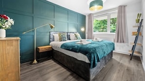 Unclassified image, 3 of 35, button - Chic, Spacious Apartment with Garden in the Heart of London (London)