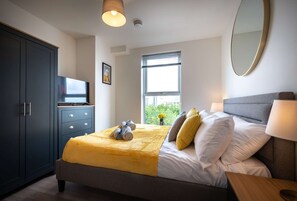 2 多间卧室、办公桌、熨斗/熨衣板、WiFi