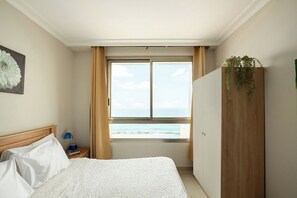 スタジオ ビーチビュー | 遮光カーテン、アイロン / アイロン台、WiFi (無料)、ベッドシーツ