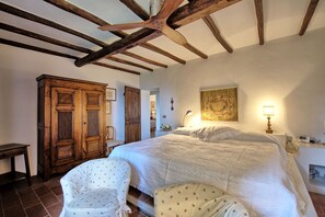 4 camere, culla da viaggio, Wi-Fi gratuito