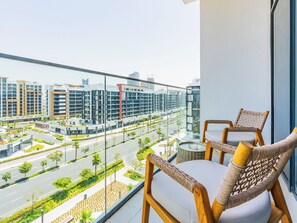 Deluxe Apartment, City View | Balcony - Condo With Burj Khalifa View In City (Dubai)