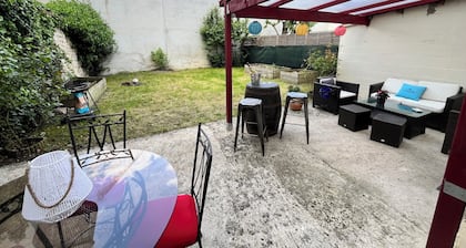 Appartement Cosy au Coeur des Maisons de Champagne Avec Jardin Privé de 110m2