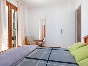 2 chambres, fer et planche à repasser, Wi-Fi, draps fournis
