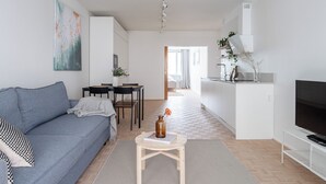 Premier Apartment, Courtyard View - Modern 3BR Apartment with Best Location (Tampere)