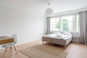 Premier Apartment, Courtyard View