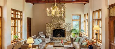 Lobby lounge