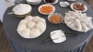 Sarapan prasmanan