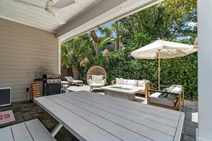 Outdoor dining - Northeast Florida Retreat (Jacksonville Beach)