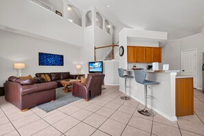 Smart TV, video games, table football, ping pong - Windsor Palms Resort: Private Pool & Game Room (Kissimmee)