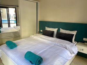 1 bedroom, iron/ironing board, free WiFi, bed sheets - Chic Stylish Spacious Apt Poolside, Smarttv & Wifi (Hurghada)