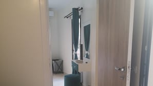 Unclassified image, 4 of 20, button - Chic Stylish Spacious Apt Poolside, Smarttv & Wifi (Hurghada)