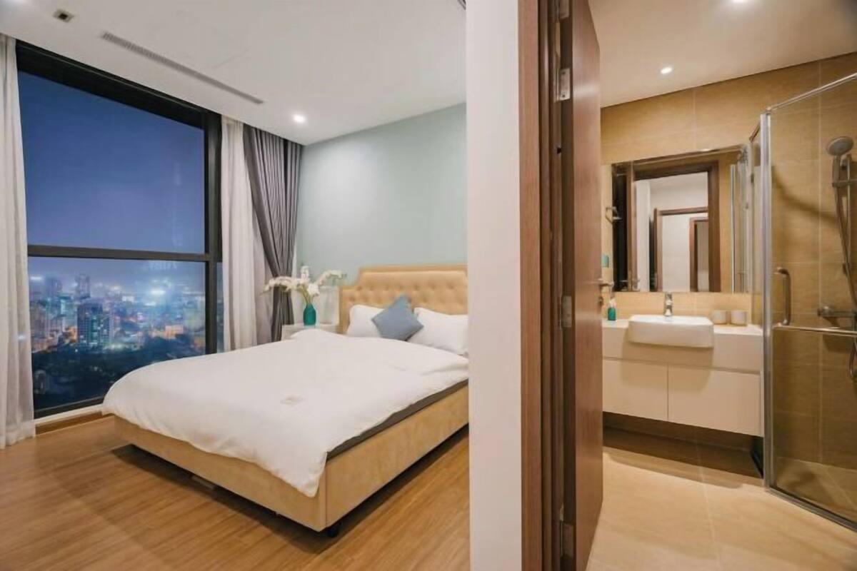 3 bedrooms, in-room safe, blackout curtains, free WiFi
