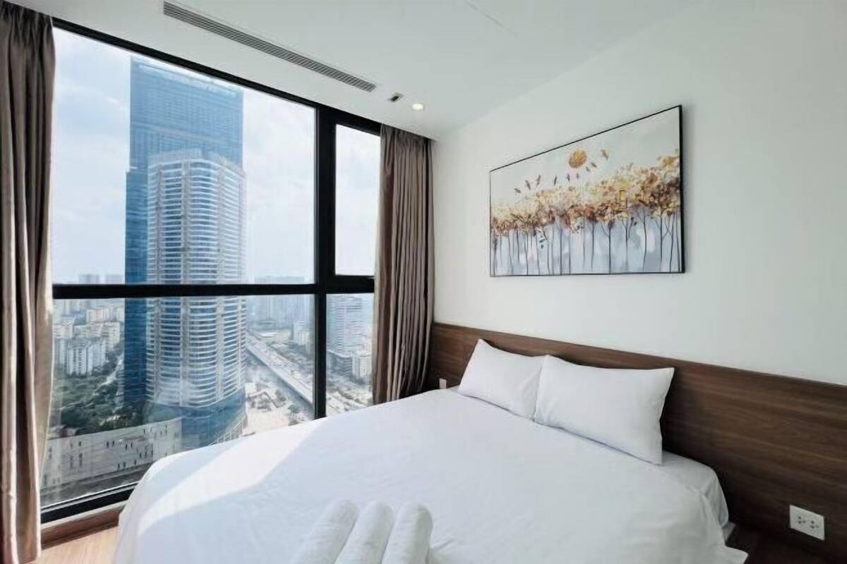3 bedrooms, in-room safe, blackout curtains, free WiFi