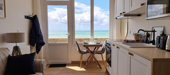  VUE MER MAGNIFIQUE 
STUDIO 3* ÉQUIPÉ  A NEUF TOUT CONFORT 
ACCÈS DIRECT PLAGE 
