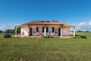 Front of property - Agriturismo Campo All'Olmo (Piombino)