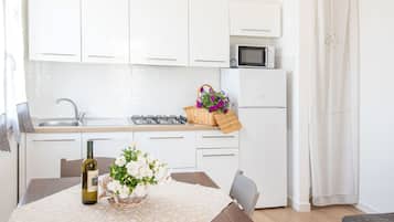 Appartamento Standard | Area soggiorno | TV a schermo piatto