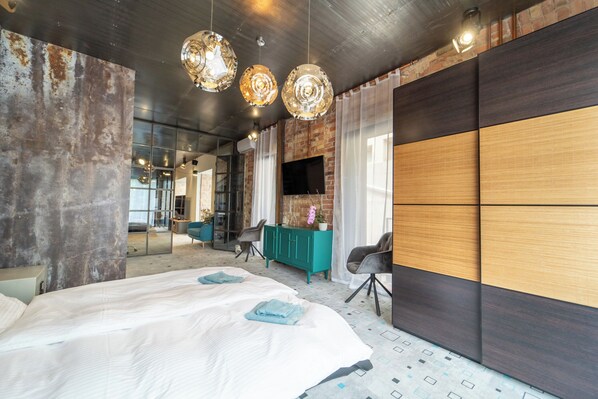 4 chambres, bureau, Wi-Fi, draps fournis