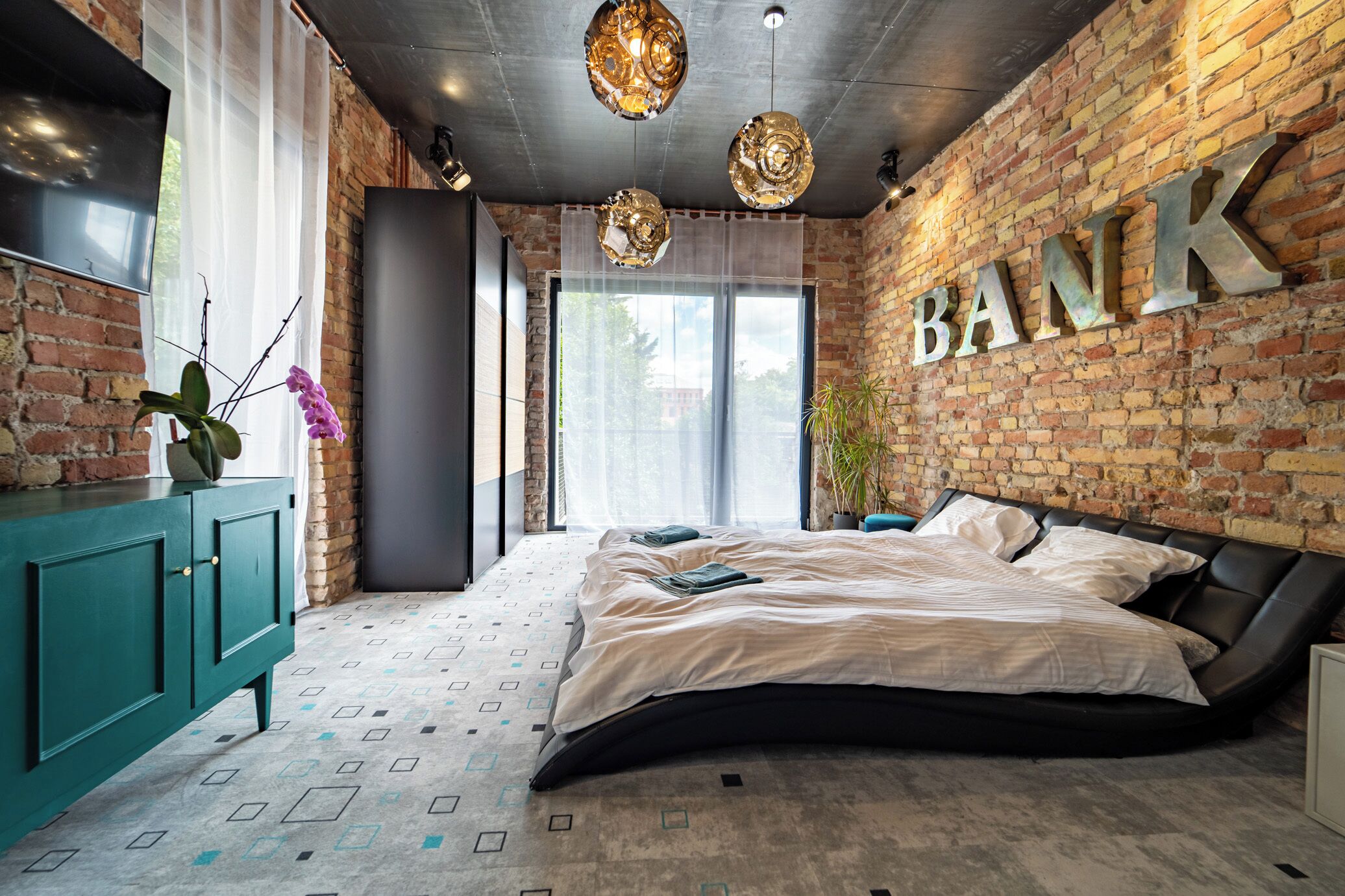 4 habitaciones, escritorio, wifi y ropa de cama 