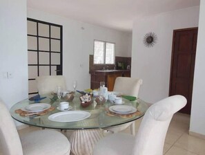 Dining - Residences Ti Kolibri - Appartement 3 (Jérémie)