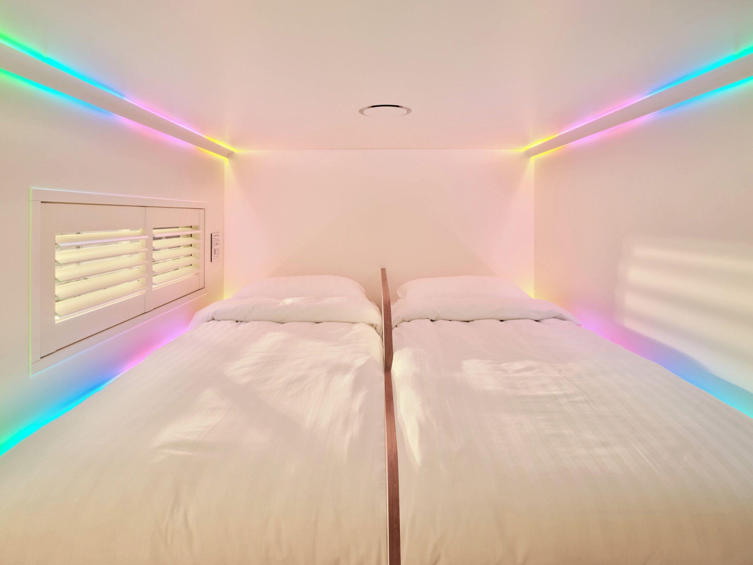 Twin Hub with Shared Bathroom | Insonorización, tabla de planchar con plancha y wifi gratis 