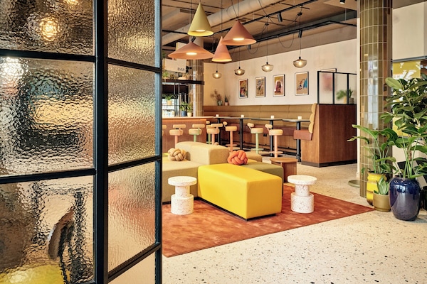 Sala de estar en el lobby