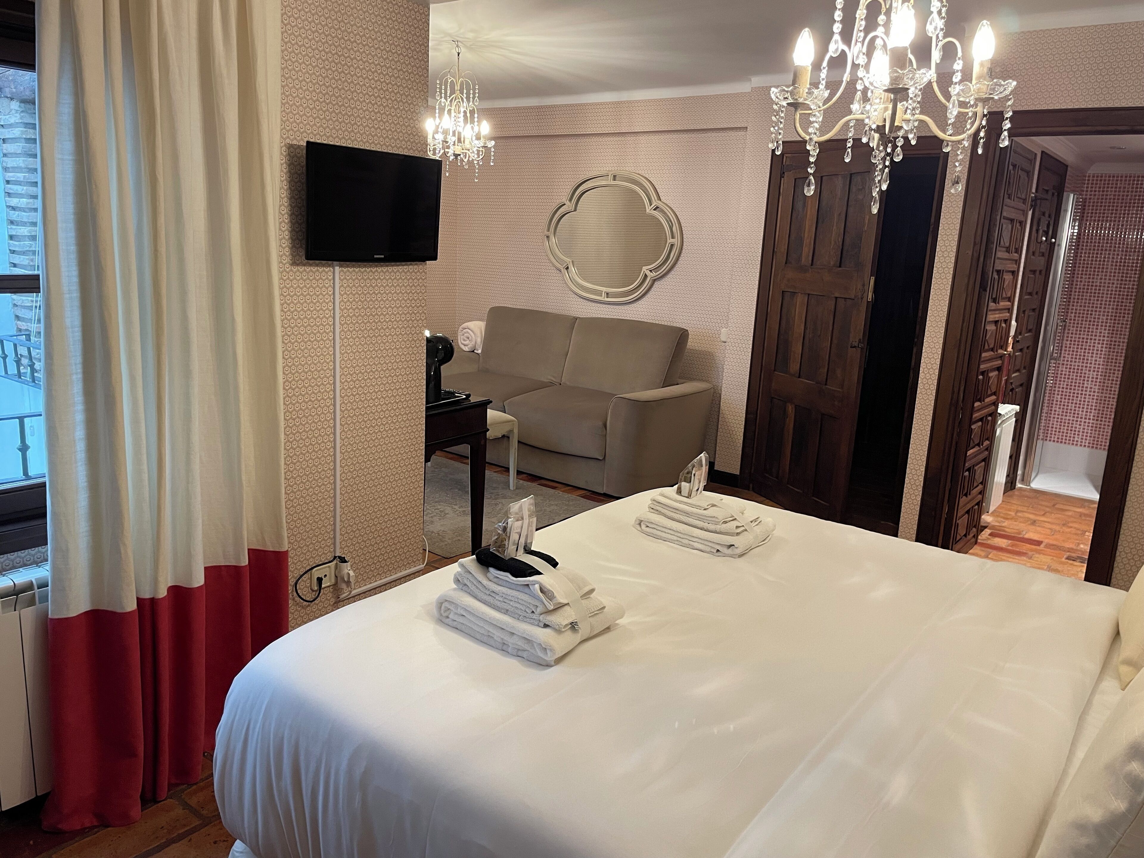 Manor Suite # 1 | Free WiFi