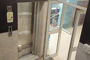 Lift - Hotel Shree Kanta (Gurugram)