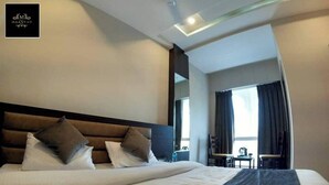 Luxury Double Room, 1 Katil Raja (King) | Pemandangan dari bilik