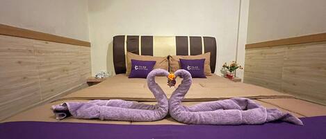 Superior Double Room | Desk, WiFi (free), individually decorated, bed sheets