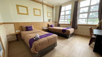 Deluxe Twin Room | Desk, free WiFi, bed sheets