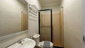 Deluxe Twin Room | Bilik Mandi | Pancuran mandi, hulu semburan mandi hujan