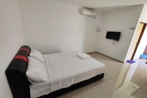 Desk, free WiFi, bed sheets