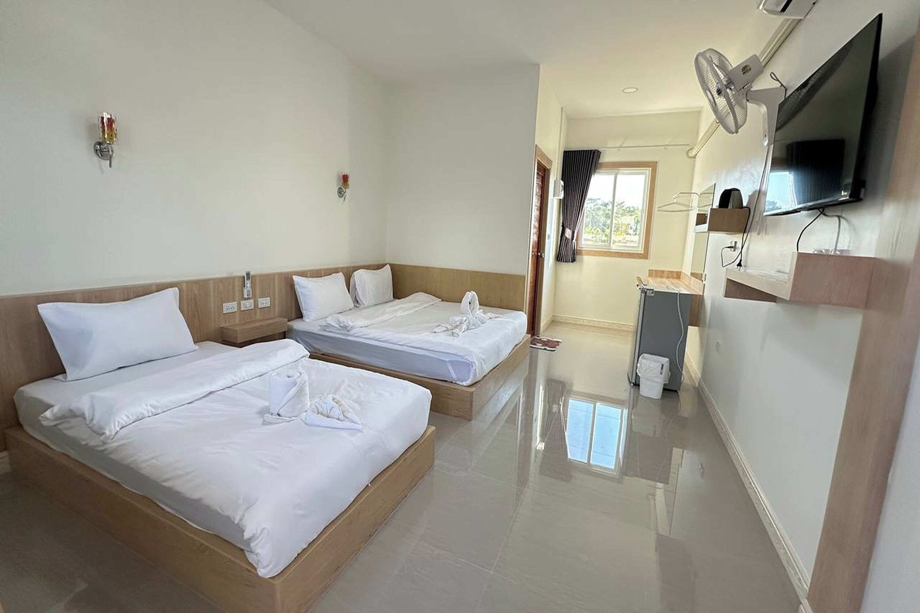 Familieværelse | Skrivebord, gratis Wi-Fi, sengetøj