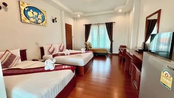 Minibar, bureau, Wi-Fi gratuit, draps fournis