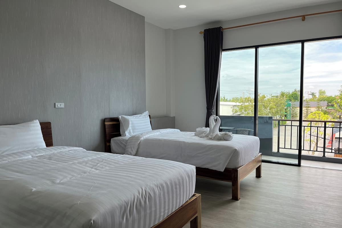 Standard Double Room | Desk, blackout curtains, iron/ironing board, free WiFi