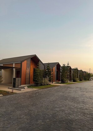 Exterior - Triple M Resort (Udon Thani)