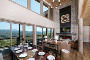 Dining - Luxury 5BR Mountain Lodge • Hot Tub & Views (Sevierville)