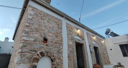 Amarantos-Traditional Village House-Apollona