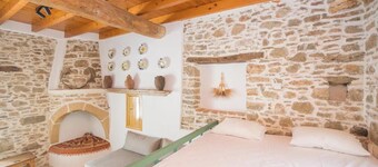 Amarantos-Traditional Village House-Apollona