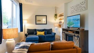 TV, fireplace, offices