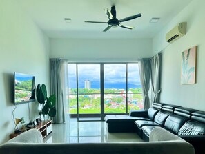 Lägenhet - 4 sovrum | Arbetsyta för laptop, gratis wi-fi och sängkläder